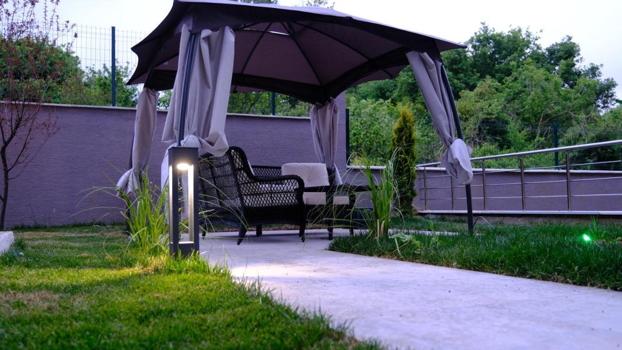Aparthotel Flower City Suits à Yalova  Extérieur photo