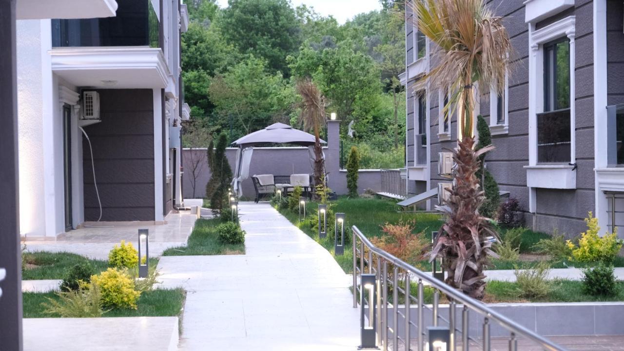 Aparthotel Flower City Suits à Yalova  Extérieur photo