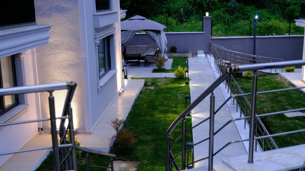 Aparthotel Flower City Suits à Yalova  Extérieur photo